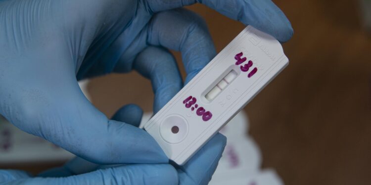 Repunte de casos covid en el área de Vigo: más de 100 contagios y 11 ingresos