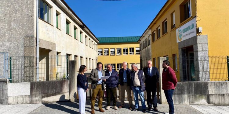 Las antiguas viviendas de maestros de Fornelos se convertirán en un centro residencial para mayores