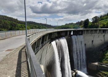 El TSXG avala que O Porriño debe pagar a Vigo por el agua que recibe de la presa de Eiras