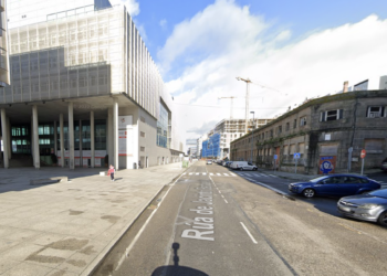 Evacuada con síntomas de hipotermia la joven rescatada en un pozo en Vigo