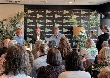 El Cuarto Poder de Ediciones Agoeiro