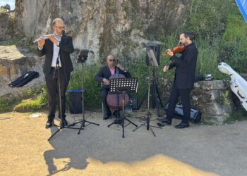 Si paseas por Rosalía… música clásica y si lo haces por As Travesas, folk
