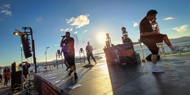 El grupo gallego Rebeliom do Inframundo estrenó la terraza del Festival TerraCeo. Fotos: Sonia Daponte