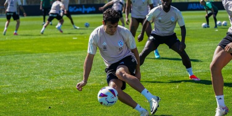 Ya es oficial: Hummel sustituye a Adidas en el Celta