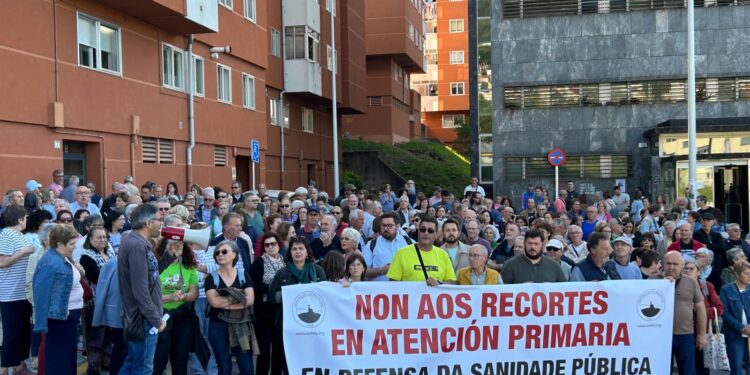 La «situación límite» del centro de salud de Teis llega al Parlamento