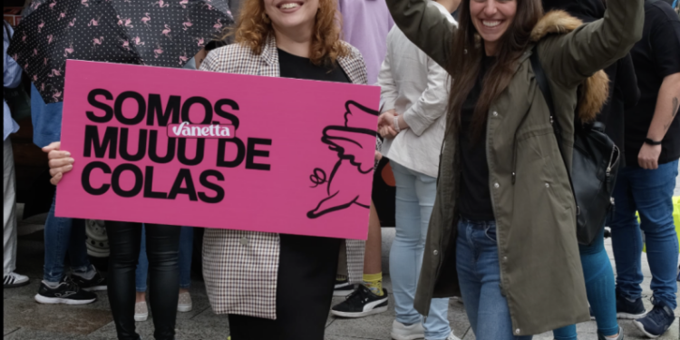 La ´foodtruck´ de Vanetta ofrece una degustación gratuita en plena calle Príncipe