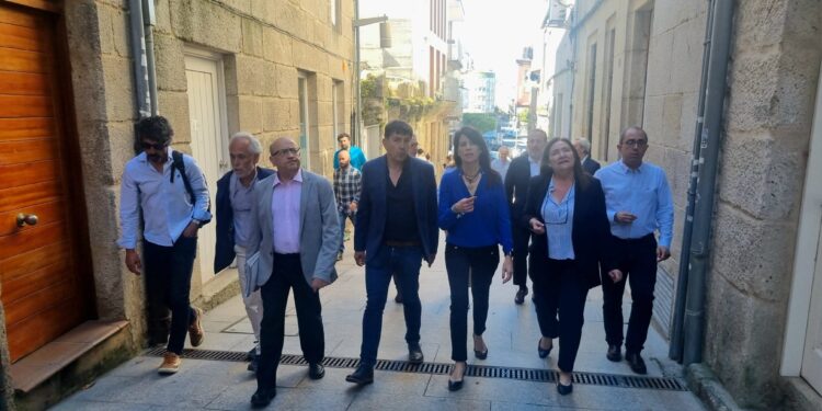 La Xunta apunta a la «competencia municipal» para dar respuesta a la falta de aparcamiento en el Casco Vello