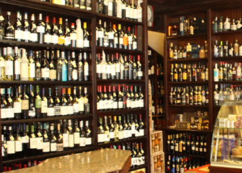 Una vinoteca centenaria de Vigo se alza con el prestigioso premio D.O. Ribeiro