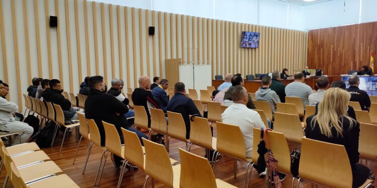 El exaduanero acusado en el juicio del Karar denuncia «acoso» por parte de un testigo policial