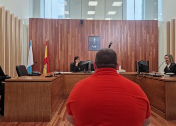 Acepta un año de cárcel tras dejar morir de hambre a cinco perros