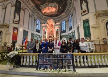 Los Reyes muestran su «cercanía» a los familiares de las víctimas del Pitanxo