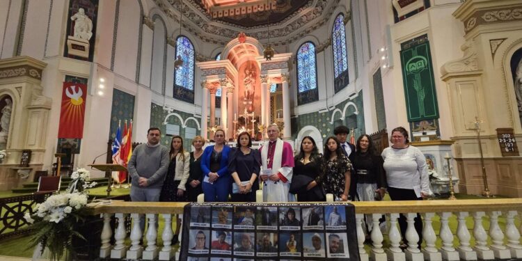 Los Reyes muestran su «cercanía» a los familiares de las víctimas del Pitanxo