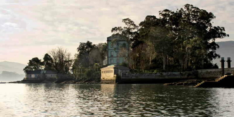 Descubrir el ritual de la Queimada con la ruta «más auténtica del Vigo más trágico» ya es posible