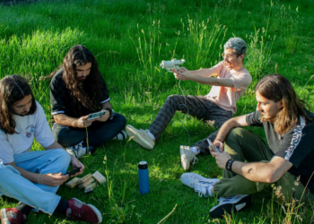 Los vigueses Diving Through Jellyfishes toman la Gran Vía