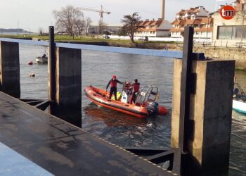Rescatado tras caer al mar cuando hacía pádel surf en A Guarda