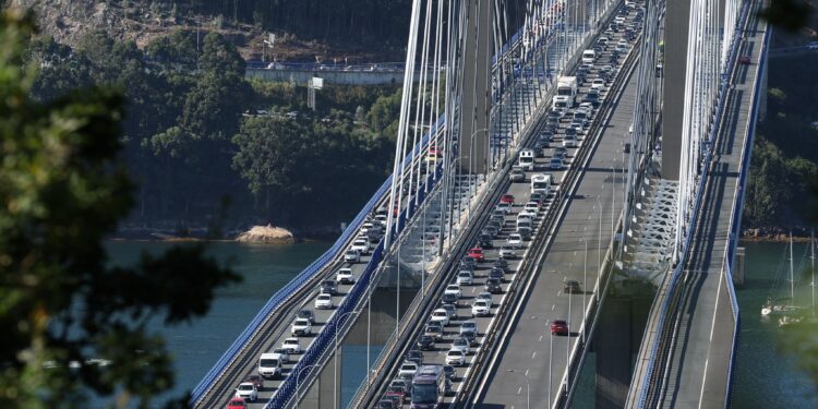 Día negro en el puente de Rande: segundo accidente y nuevo colapso en la AP-9