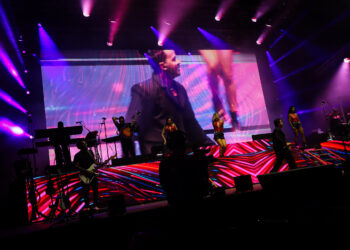 Luis Fonsi enamora a Vigo con su «25 Años Tour»