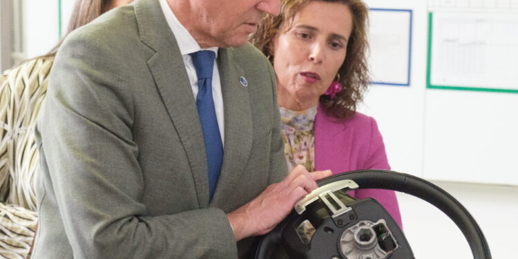 Rueda pone en valor el papel del sector automovilístico en la generación de empleo en Galicia
