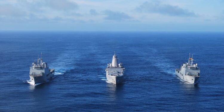 La Armada española despliega en Vigo sus buques de combate