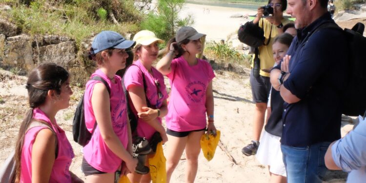 Aventura y conciencia en las Illas Cíes: «Es un lujo estar 12 días viviendo en el paraíso»