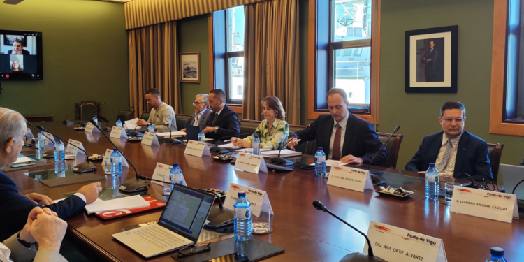 El presidente Rueda deja de ser vocal en el Puerto de Vigo