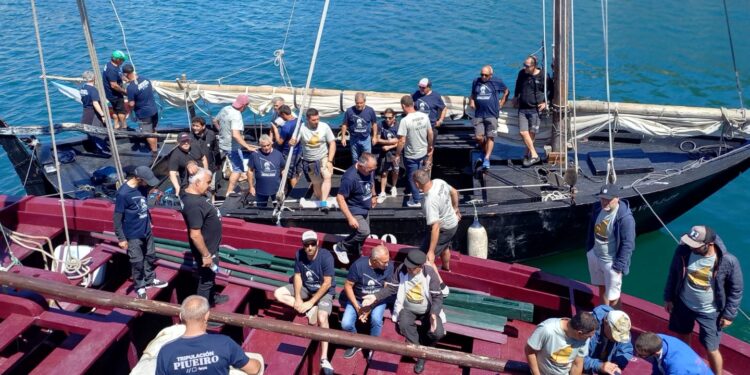 Festival marinero y navegación a bordo del Piueiro
