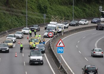 Un accidente colapsa la salida de Vigo de la autovía