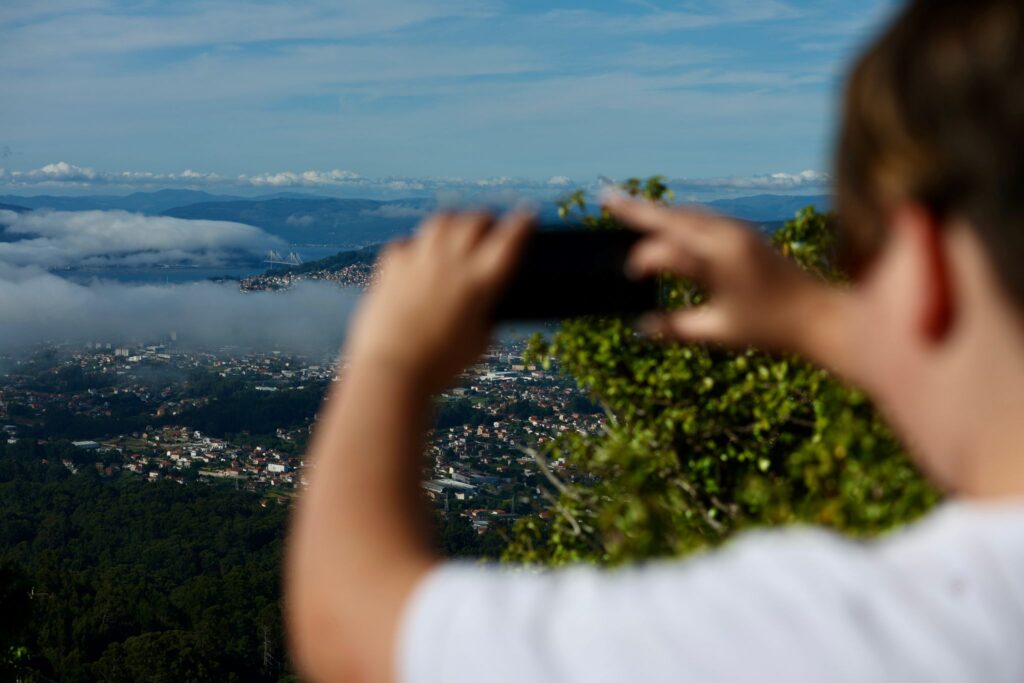 niebla en pleno verano sobre Vigo