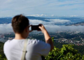niebla en pleno verano sobre Vigo