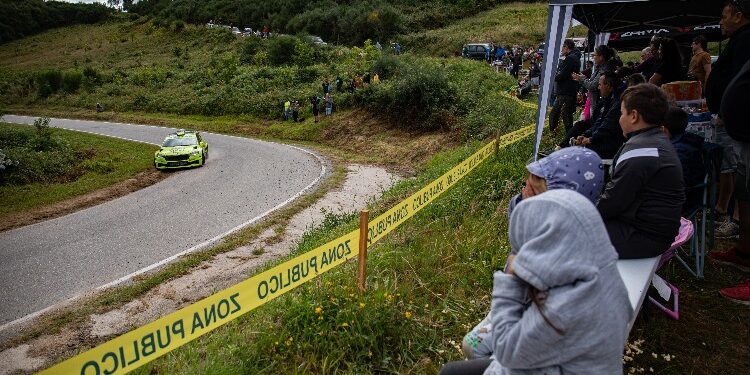 Duelo de titanes en el Rallye Rías Baixas