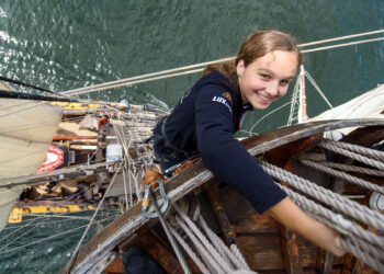 La fragata «Shtandart» no encuentra puerto: expulsada de A Illa de Arousa