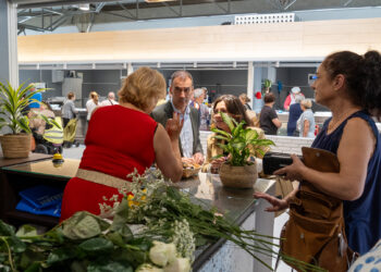 Excelente acollida no primeiro día do Mercado Municipal de San Antonio