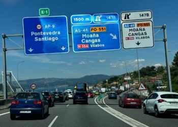 Una colisión múltiple entre 5 vehículos en Rande provoca grandes retenciones