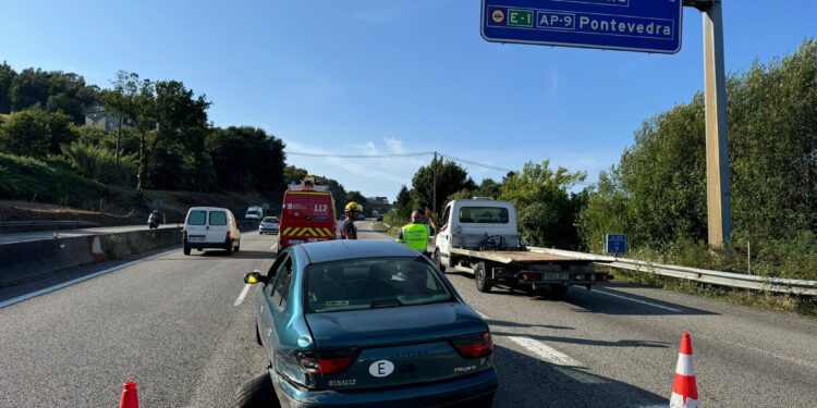 Nuevo siniestro en la A-55: choca contra un vehículo averiado al no conseguir esquivarlo