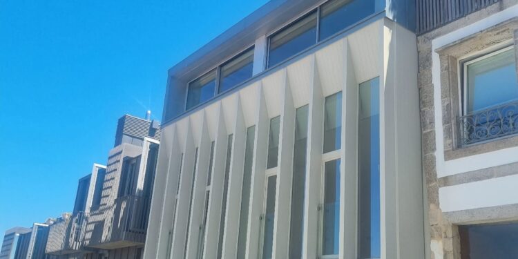 Se inicia el proceso de venta de 7 pisos en el Casco Vello, dos tríplex, con estos precios