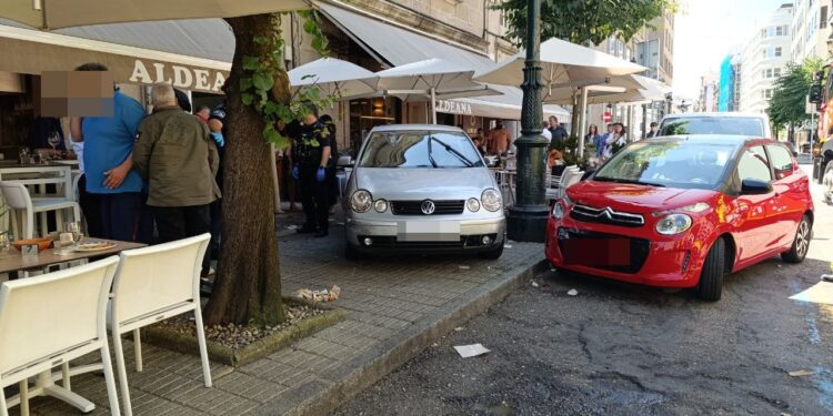 Proponen un psicotécnico extraordinario para el conductor que invadió la terraza en Vigo