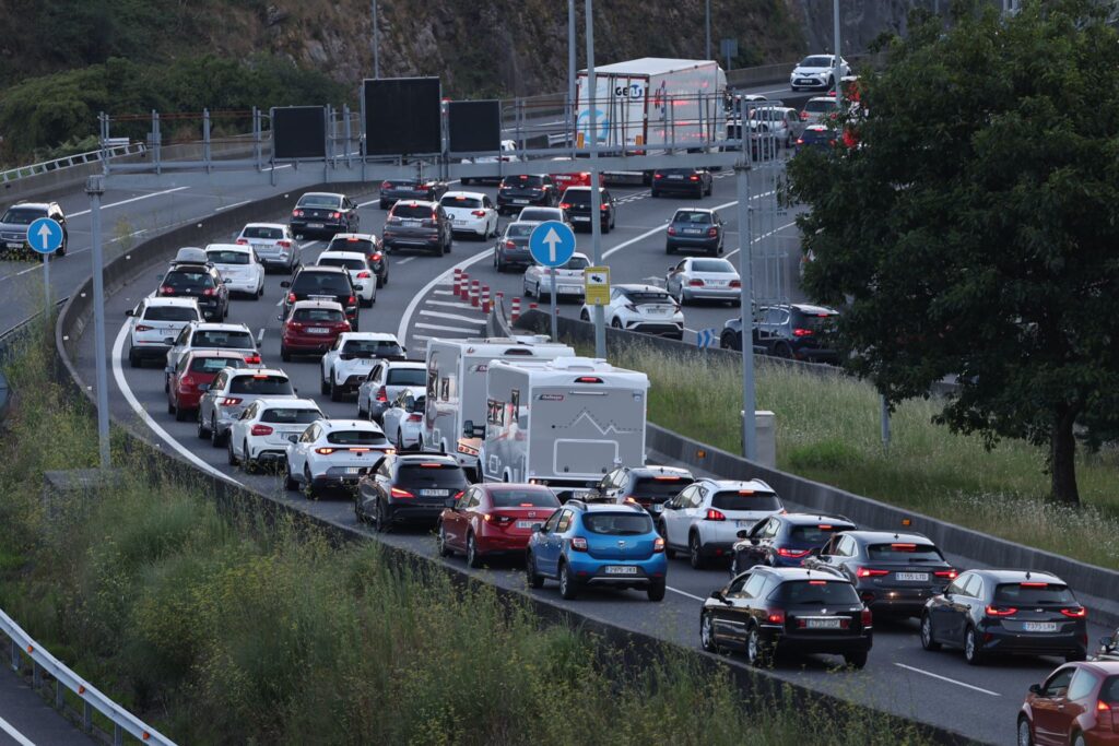 La AP-9, de nuevo colapsada: otro accidente y nuevo caos en el puente de Rande