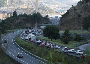 La AP-9 y el eterno colapso: otro accidente y nuevo caos en el puente de Rande