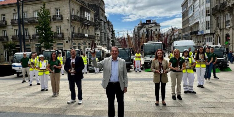 Las calles de Vigo reciben la novena Escoba de Platino
