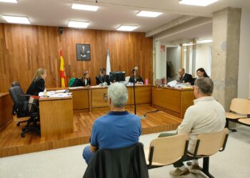 Los dos acusados de vender cargadores de móvil falsos alegan que solo trabajan con productos originales