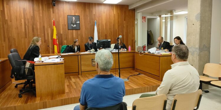 Los dos acusados de vender cargadores de móvil falsos alegan que solo trabajan con productos originales