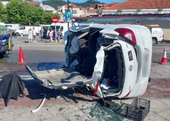 Fallece un joven tras un choque frontal en Cangas