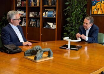 Caballero garantiza el apoyo municipal a la diócesis de Tui-Vigo