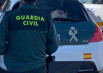 Bomberos rescatan a un herido en un accidente en Tomiño