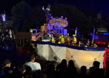 Tragedia en las fiestas de Matamá: muere un hombre al romperse un brazo del «saltamontes»