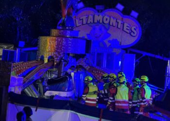 Tragedia en las fiestas de Matamá: muere un hombre al romperse un brazo del «saltamontes»