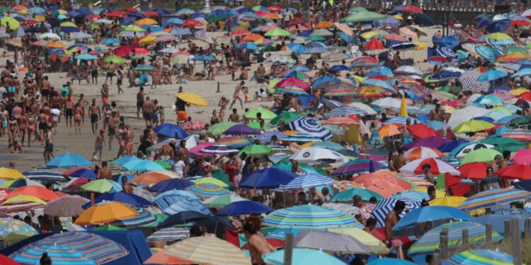 El tiempo mejora la ocupación en agosto frente a un julio que «salvó los muebles»: el puente rondará el 90%