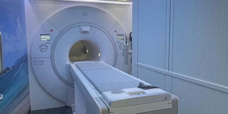 El Sergas realizó cerca de 16.000 resonancias móviles en los seis primeros meses del año