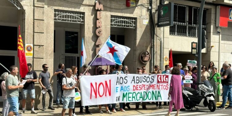 El personal del Mercadona de Nigrán se planta ante los «abusos y amenazas»