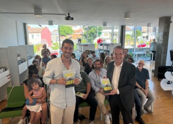 Las Cíes ambientan la tercera novela de Nacho Carreras, ‘Marea Muerta’